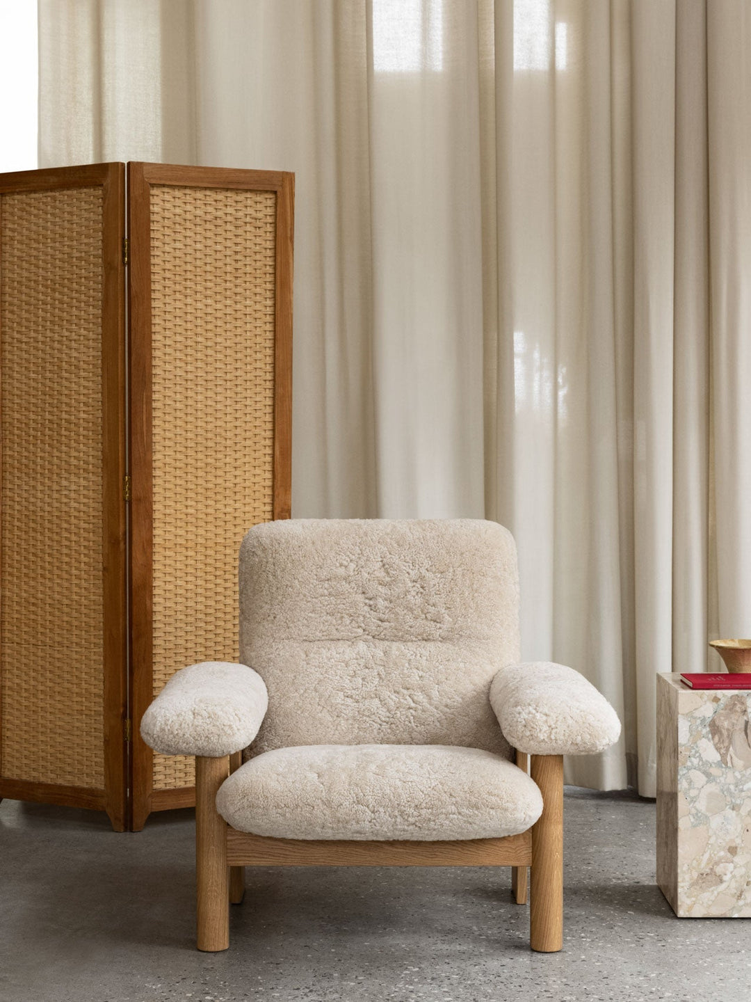 Brasilia Lounge Chair, Sheepskin - ökenhem