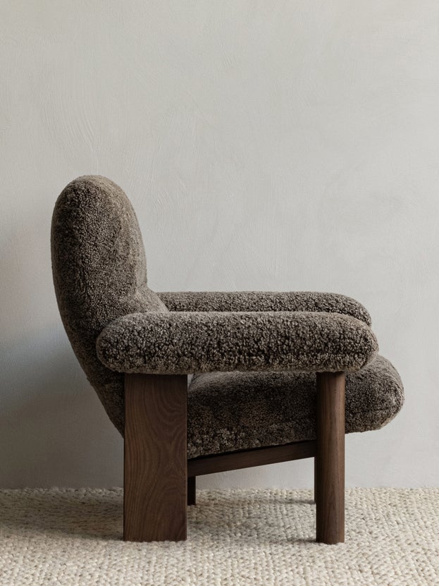 Brasilia Lounge Chair, Sheepskin - ökenhem