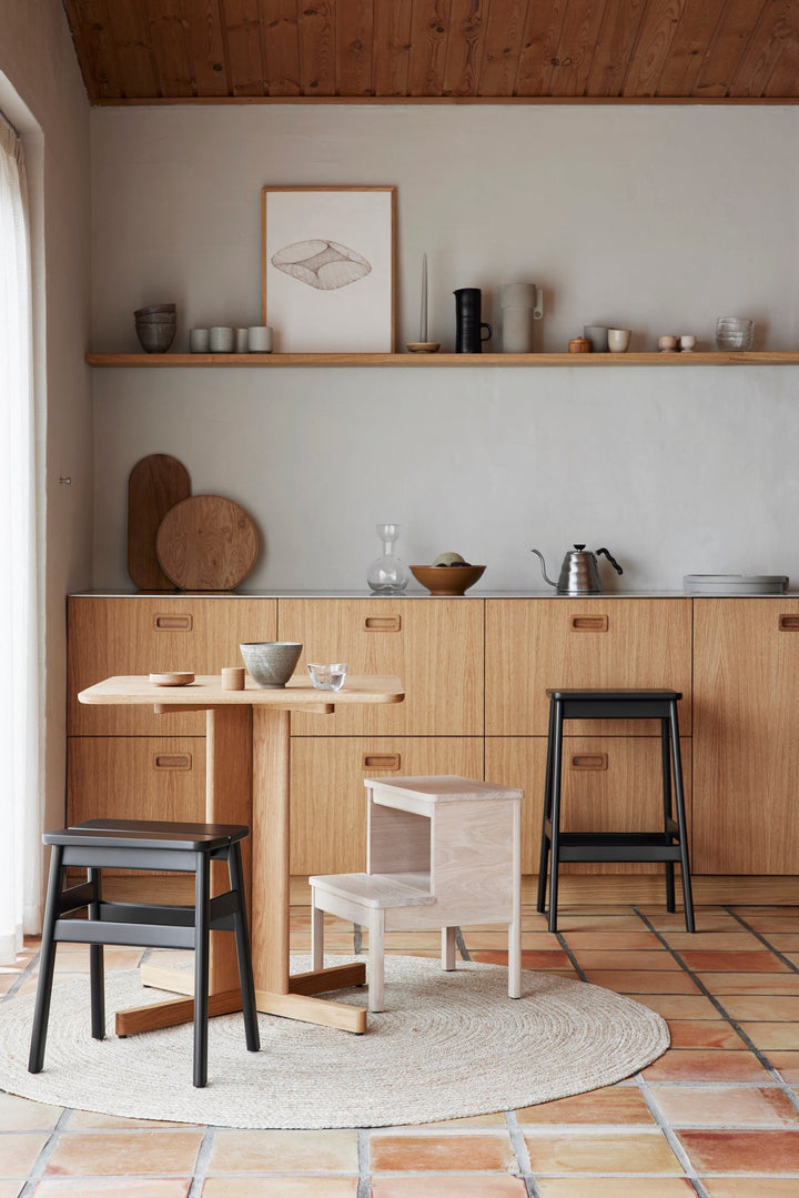 Form &amp; Refine A Line Stepstool, White Oak - ökenhem