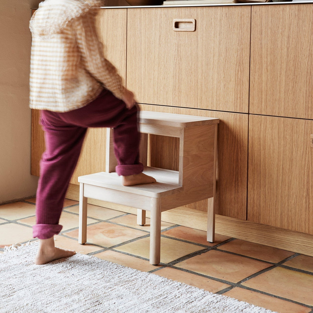 Form &amp; Refine A Line Stepstool, White Oak - ökenhem