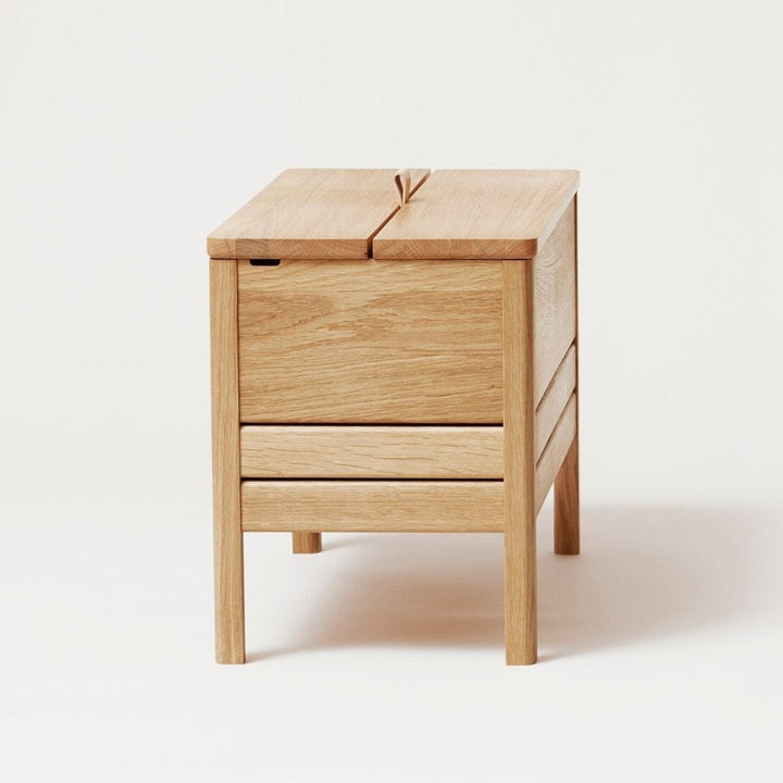 Form & Refine A Line Storage Bench 68, Oak - ökenhem