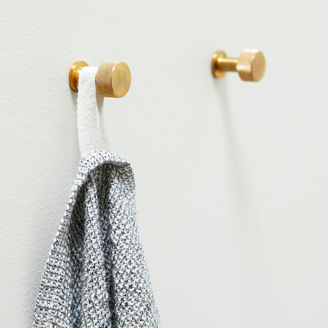 Form & Refine Angle Brass Hook, Small - ökenhem