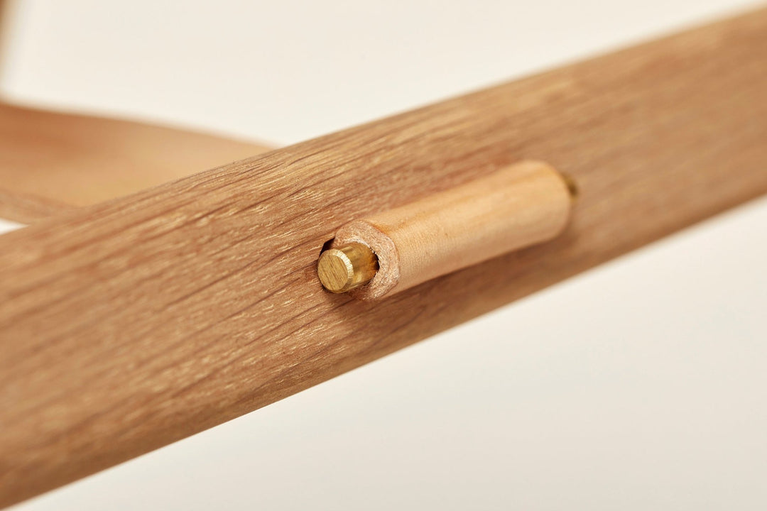 Form & Refine Angle Foldable Stool, Oak - ökenhem