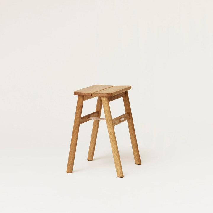 Form & Refine Angle Foldable Stool, Oak - ökenhem