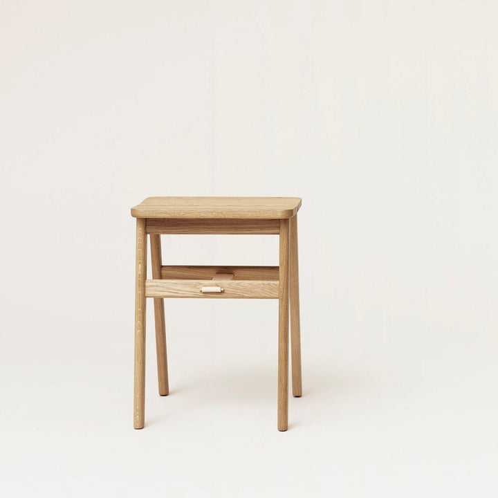 Form &amp; Refine Angle Foldable Stool, White Oak - ökenhem