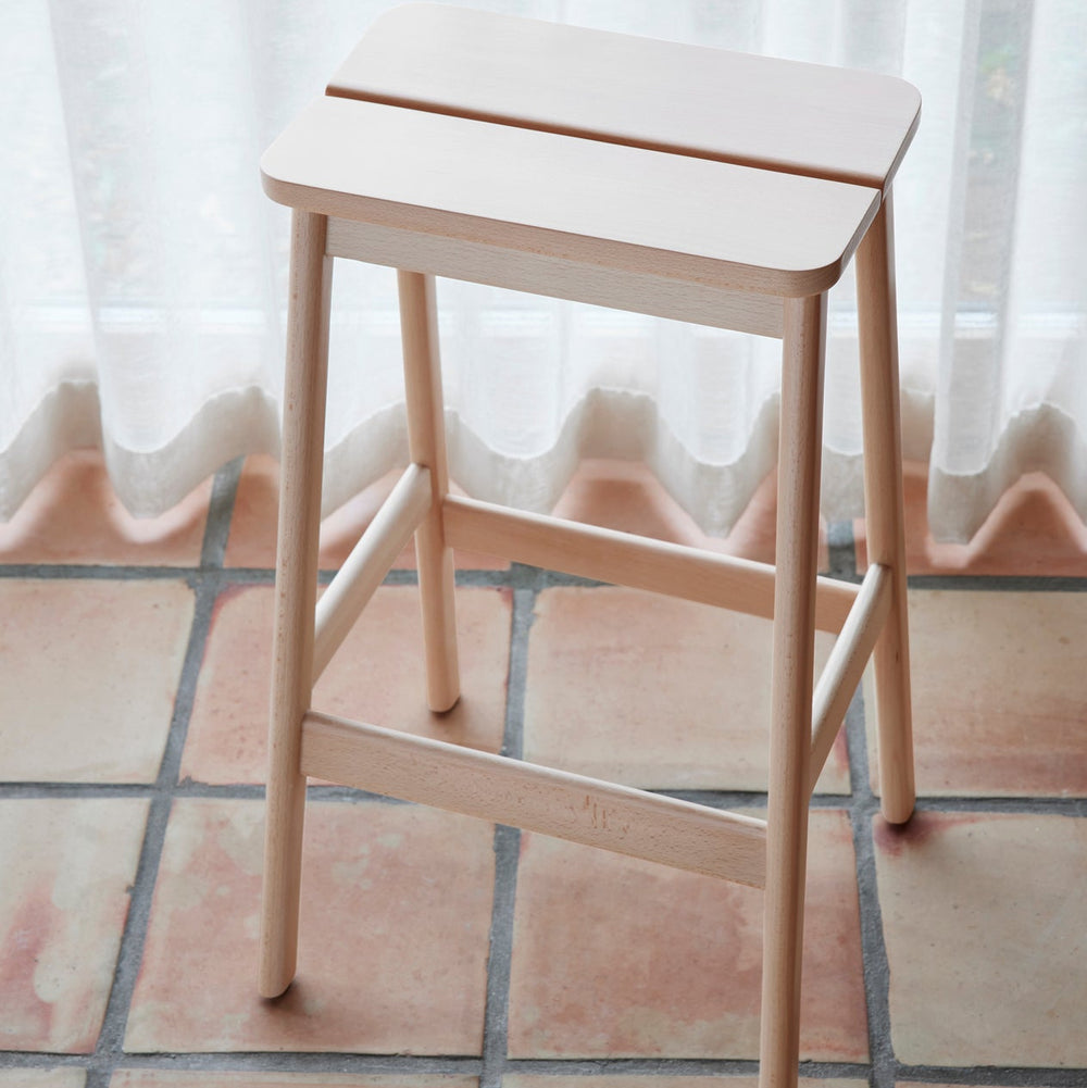 Form & Refine Angle Standard Bar Stool 65, Beech - ökenhem