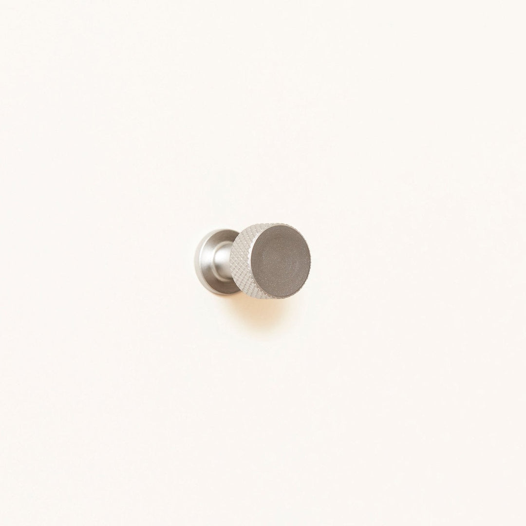 Form & Refine Angle Steel Hook, Small - ökenhem