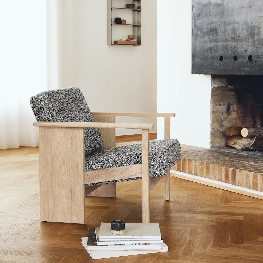 Form &amp; Refine Block Lounge Chair, Oak Zero - ökenhem