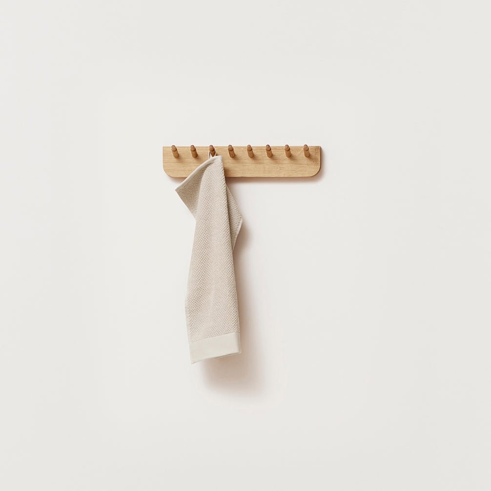 Form & Refine Echo Coat Rack 40, White Oak - ökenhem