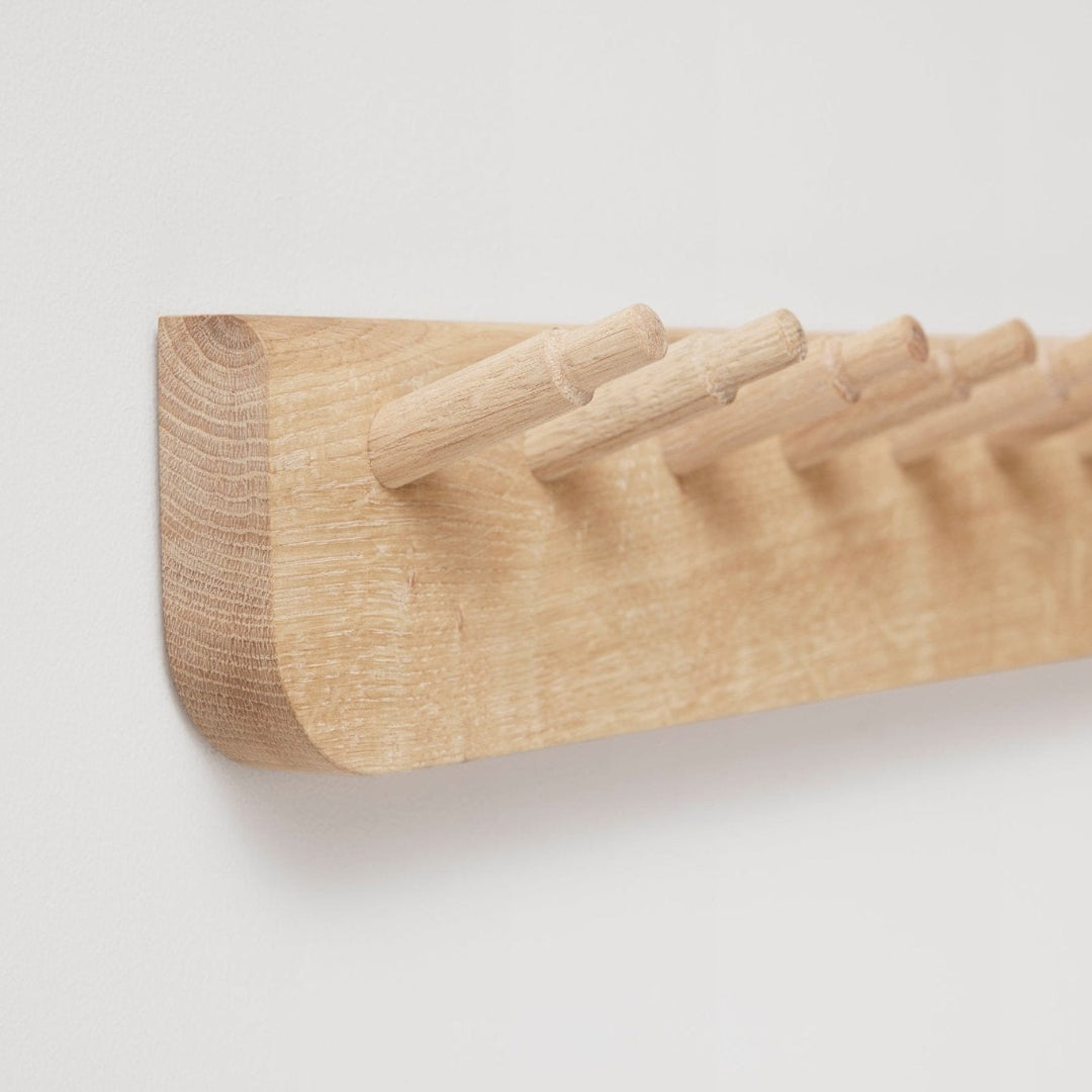 Form & Refine Echo Coat Rack 88, White Oak - ökenhem