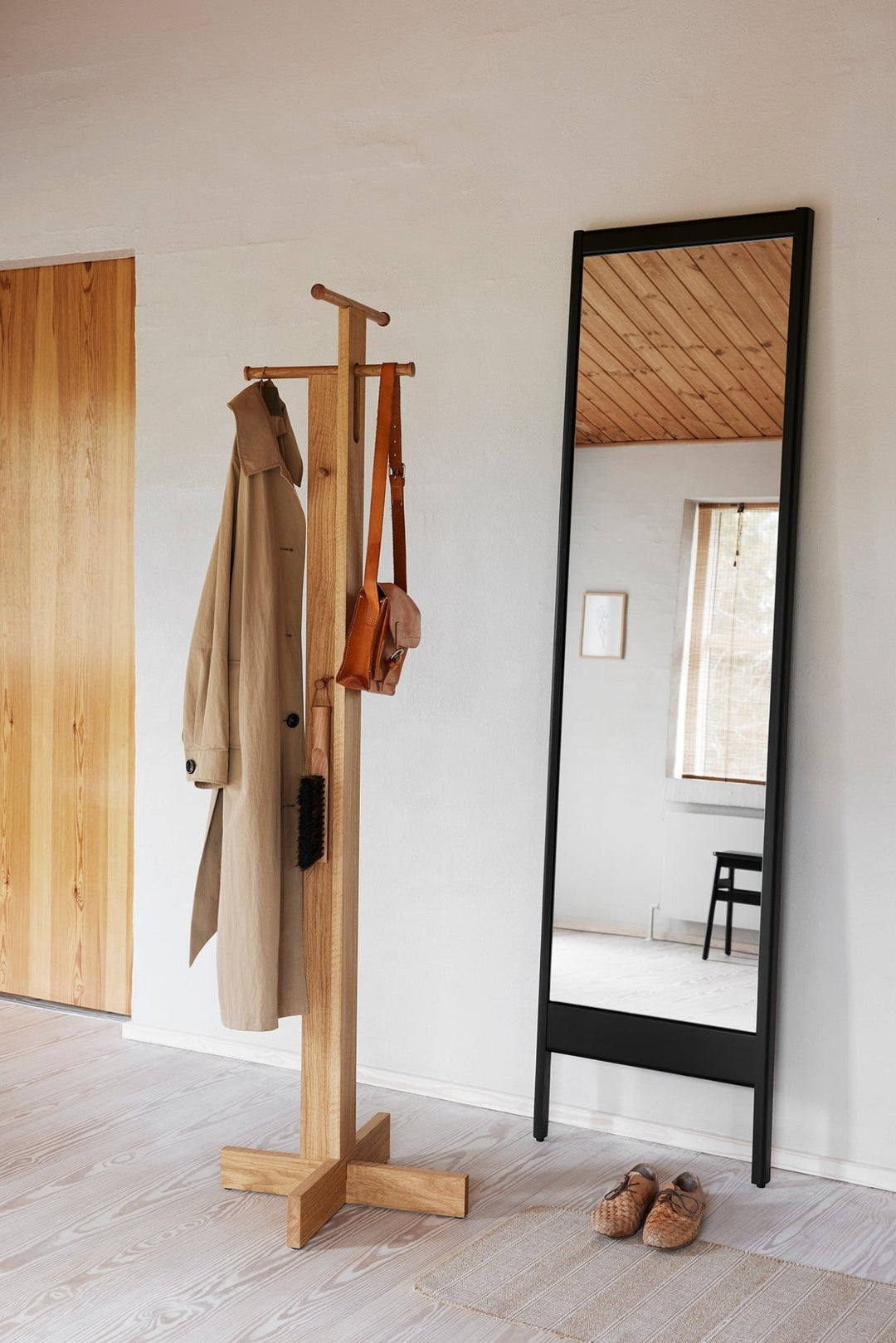 Form & Refine Foyer Coat Stand, Oak - ökenhem