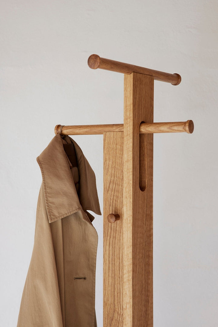 Form & Refine Foyer Coat Stand, White Oak - ökenhem
