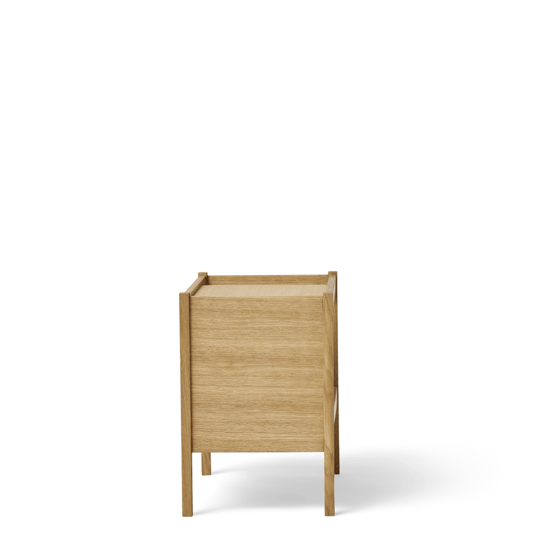Form & Refine Journal Side Table, Oak - ökenhem