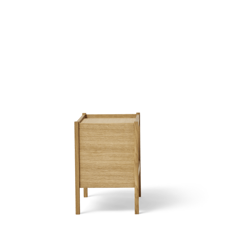 Form & Refine Journal Side Table, Oak - ökenhem