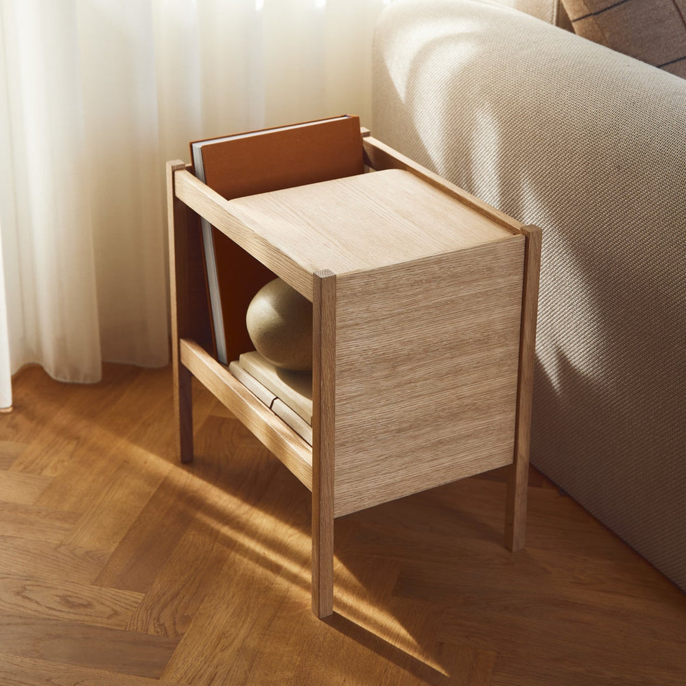Form & Refine Journal Side Table, Oak - ökenhem