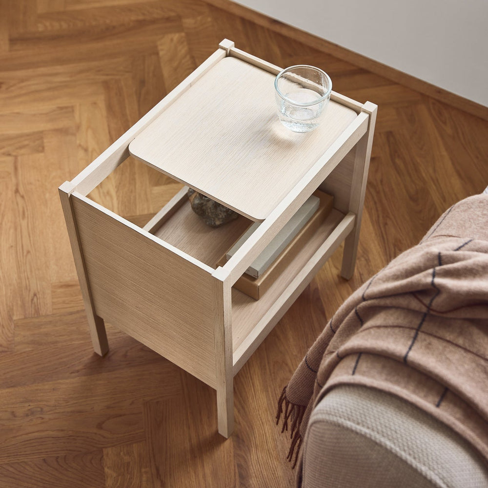 Form & Refine Journal Side Table, White Oak - ökenhem