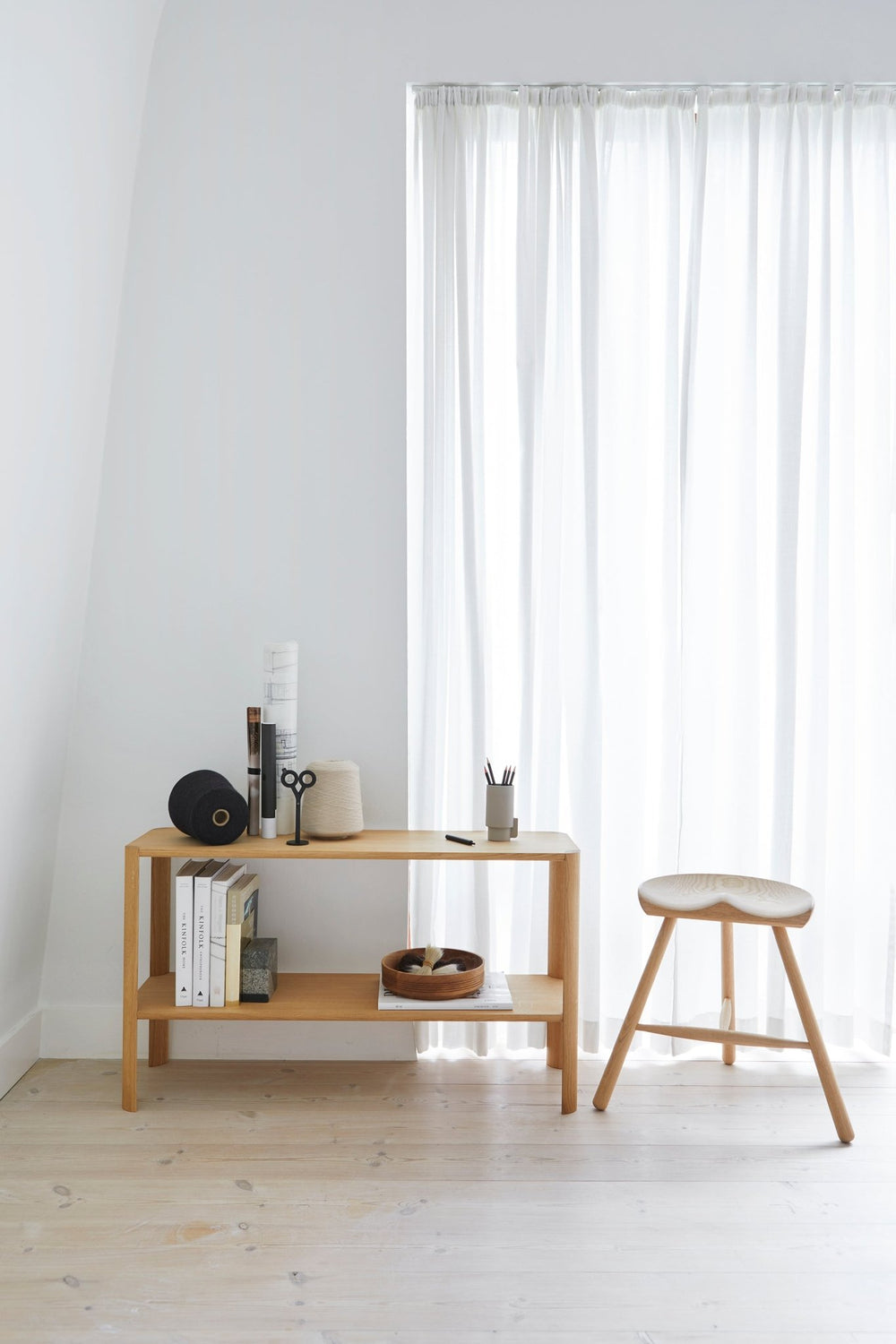 Form & Refine Leaf Shelf 1x2, White Oak - ökenhem