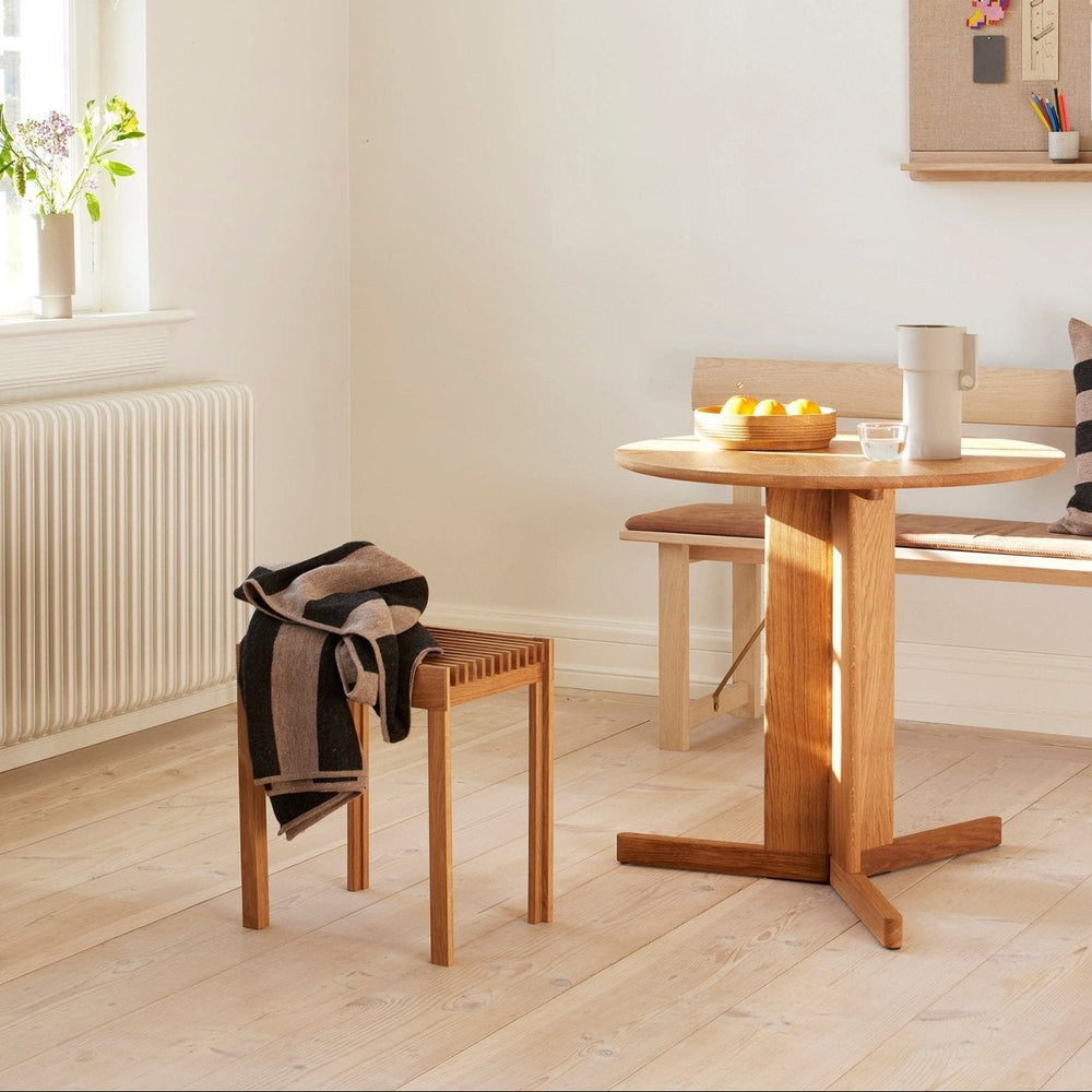 Form & Refine Lightweight Stool, Oak - ökenhem