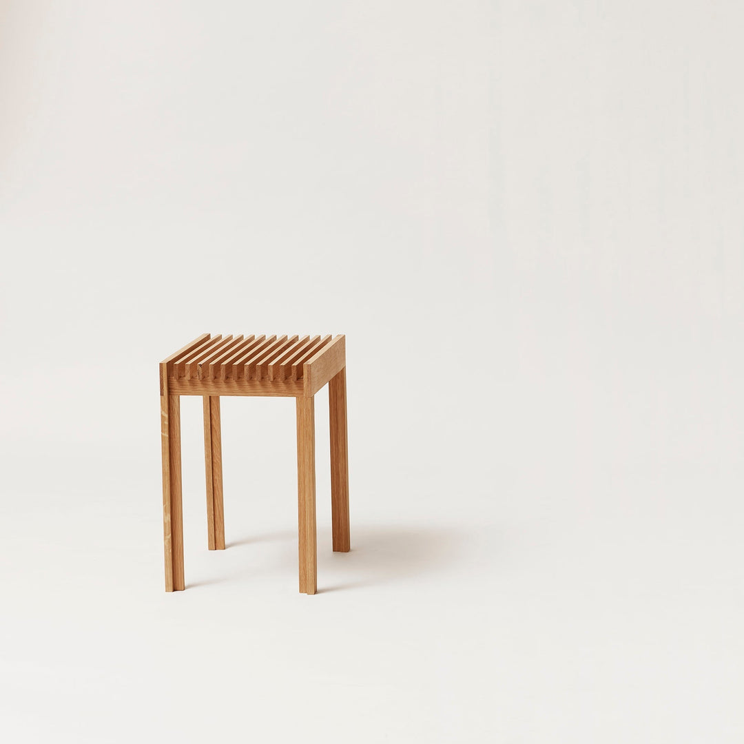 Form &amp; Refine Lightweight Stool, Oak - ökenhem