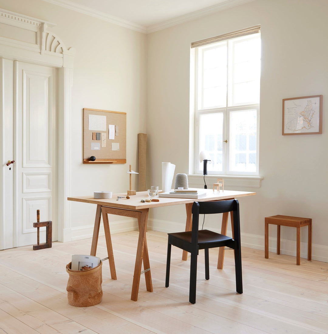 Form &amp; Refine Lightweight Stool, Oak - ökenhem