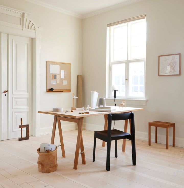 Form &amp; Refine Lightweight Stool, Oak - ökenhem