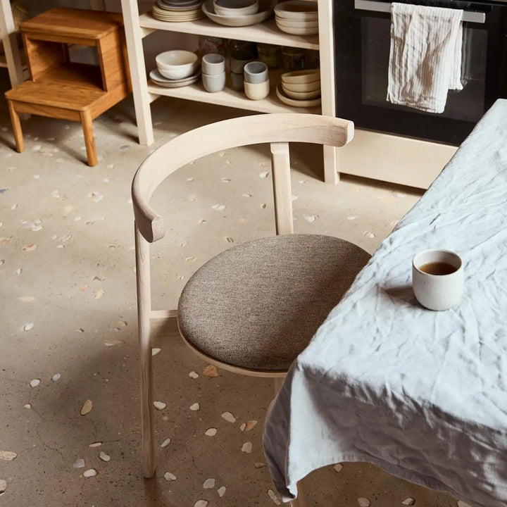 Form &amp; Refine Lunar Chair, White Oak Hallingdal - ökenhem