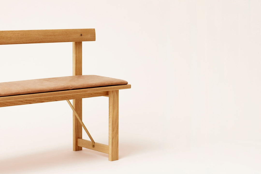 Form &amp; Refine Position Leather Cushion - ökenhem