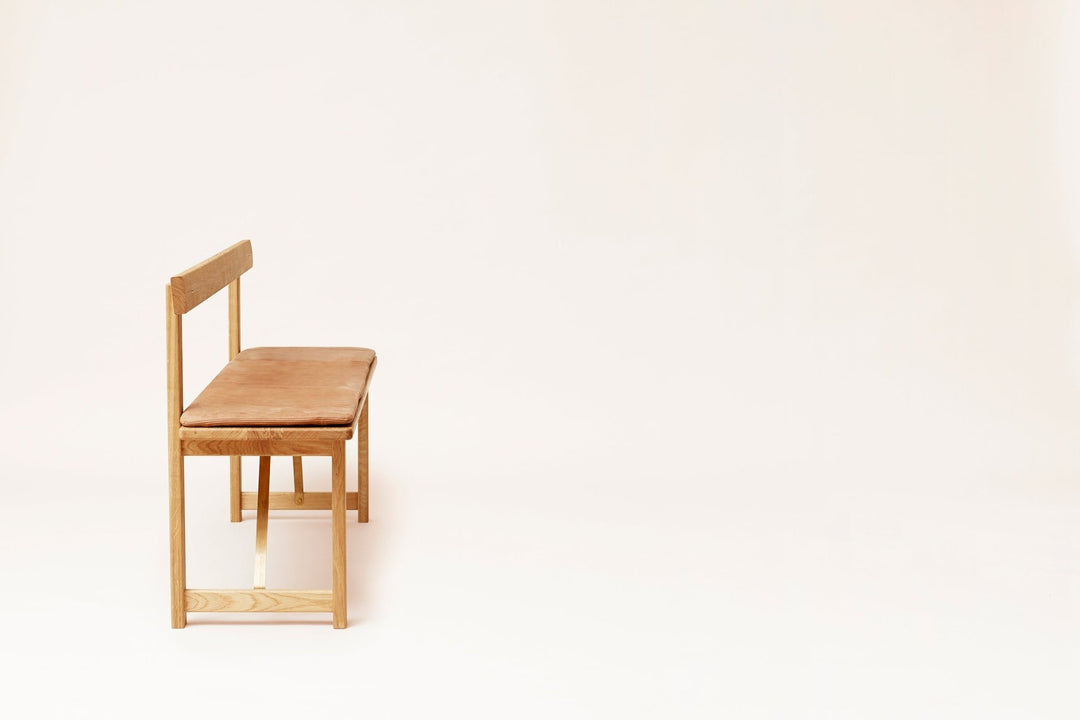 Form &amp; Refine Position Leather Cushion - ökenhem