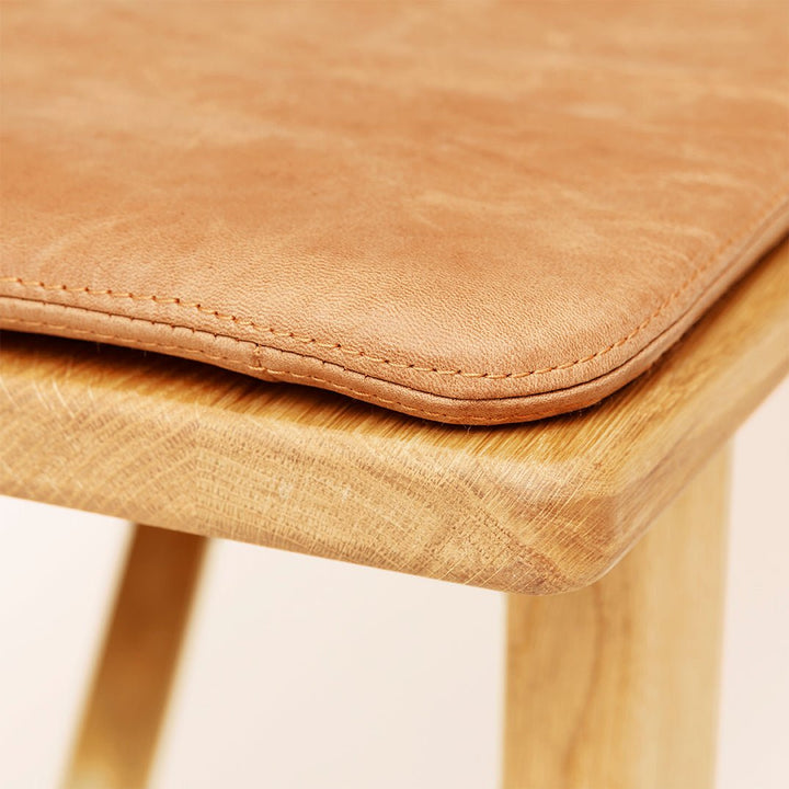 Form &amp; Refine Position Leather Cushion - ökenhem