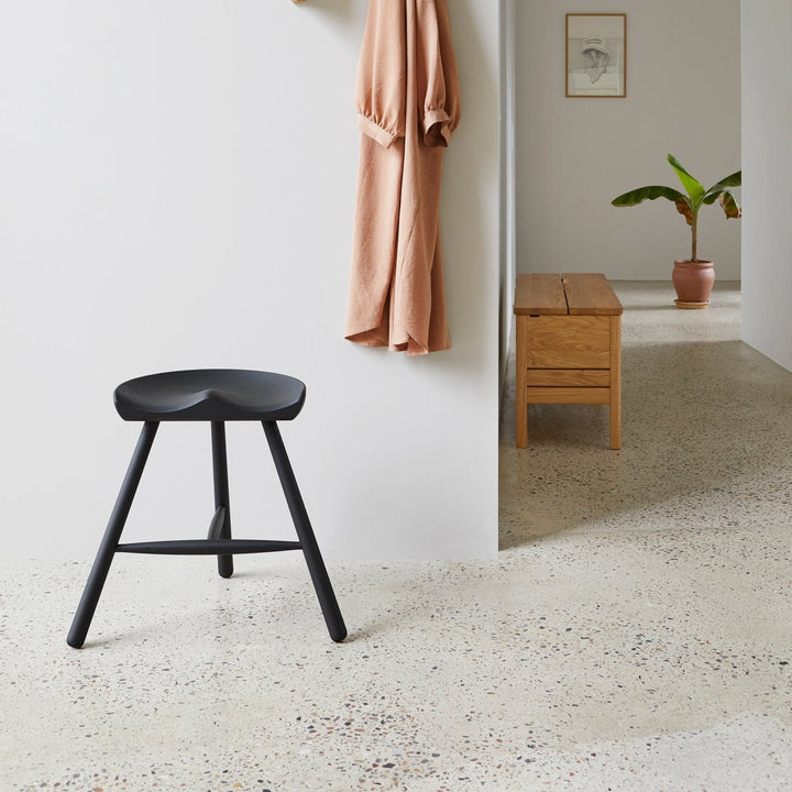 Form & Refine Shoemaker Chair™, No. 49, Black - stained Beech - ökenhem