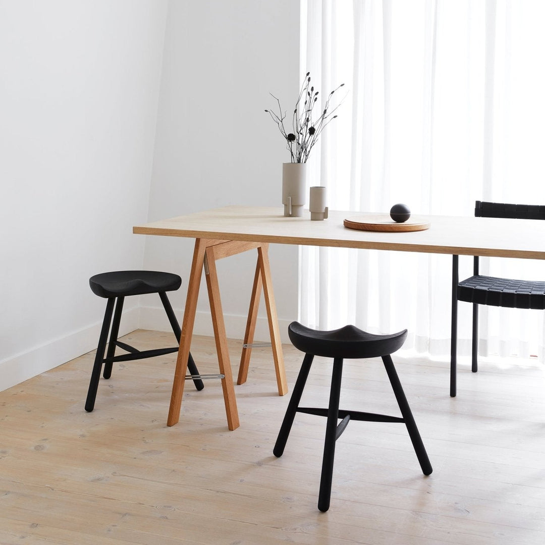 Form & Refine Shoemaker Chair™, No. 49, Black - stained Beech - ökenhem