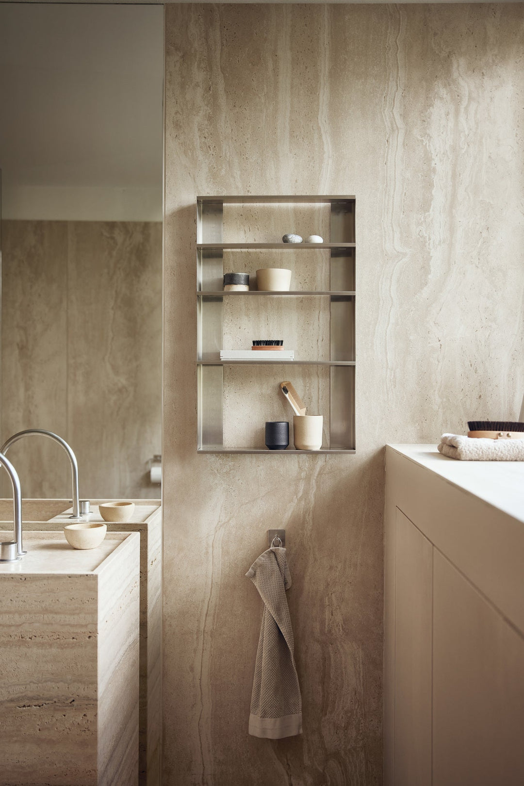 Form & Refine Taper Wall Shelf - ökenhem