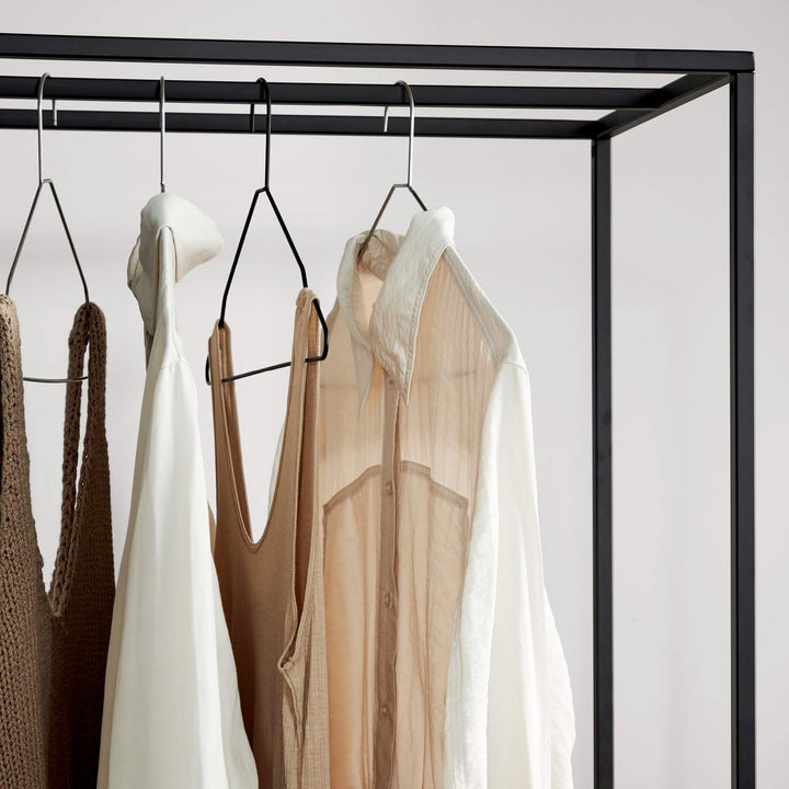 Kristina Dam Studio Hang&