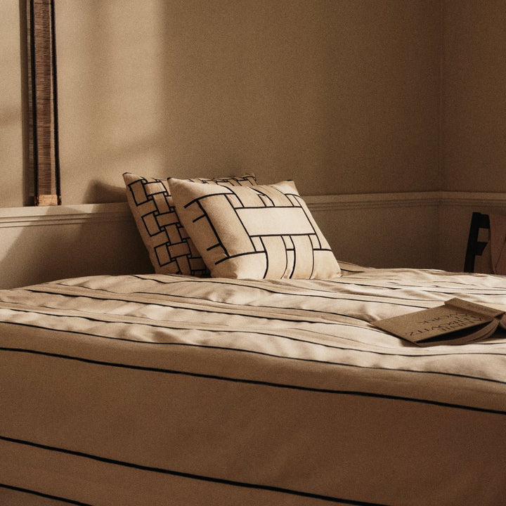 Lattice Cushion - Off - White/Black - ökenhem