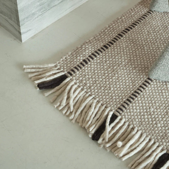 Massproductions Cord Wool Rug - Black &amp; White - ökenhem