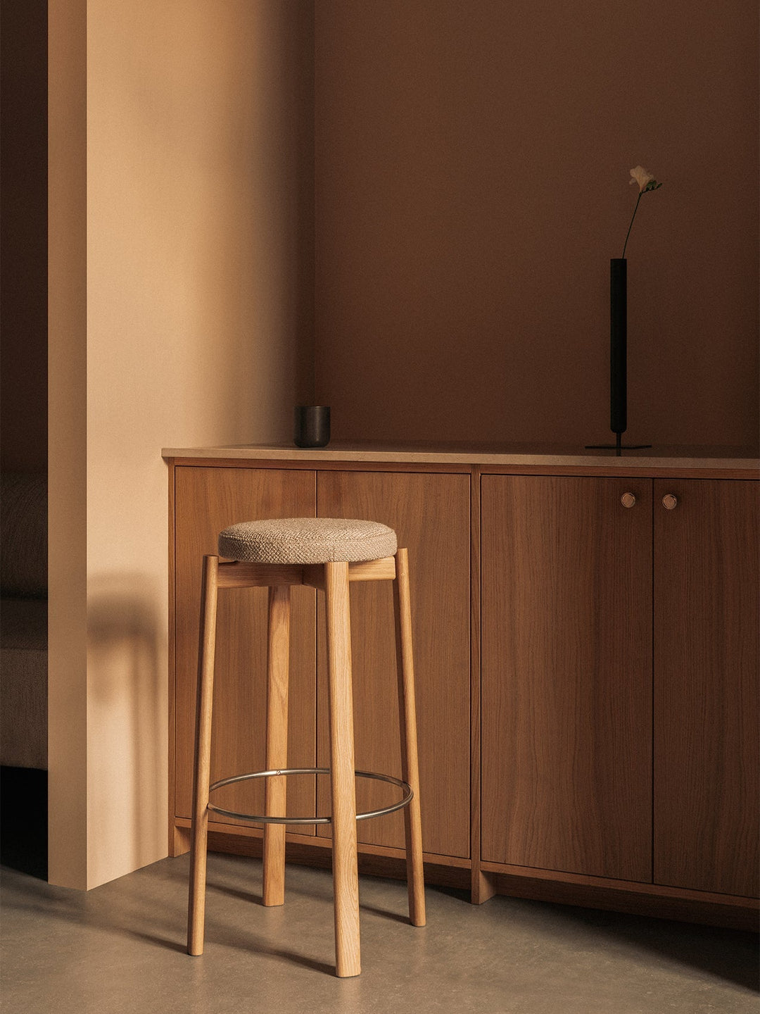 Passage Bar Stool, Upholstered Seat - ökenhem