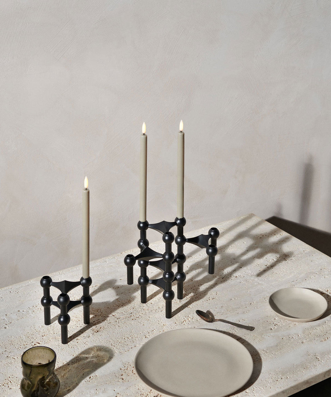 STOFF Nagel Candle Holder, Black - ökenhem