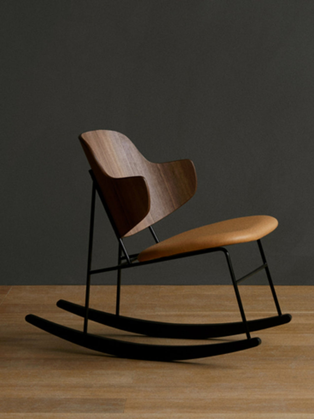 The Penguin Rocking Chair - ökenhem