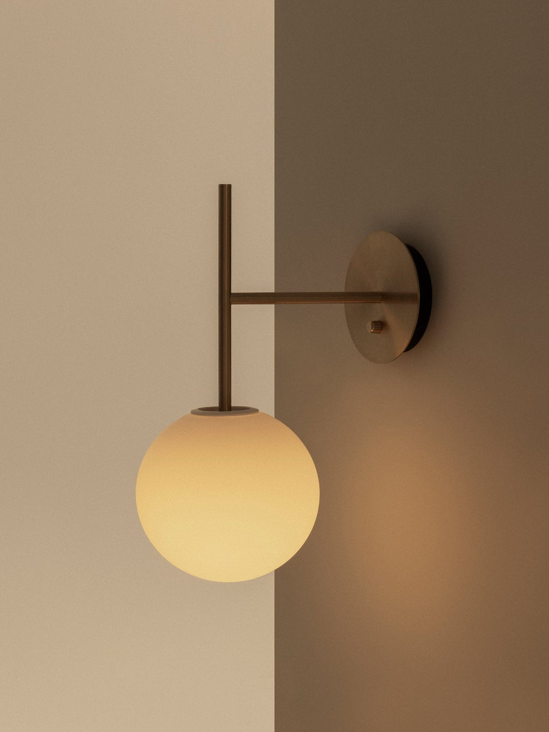 TR Bulb, Suspended Wall Lamp - ökenhem